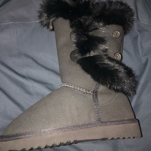 Black fur ugg boots